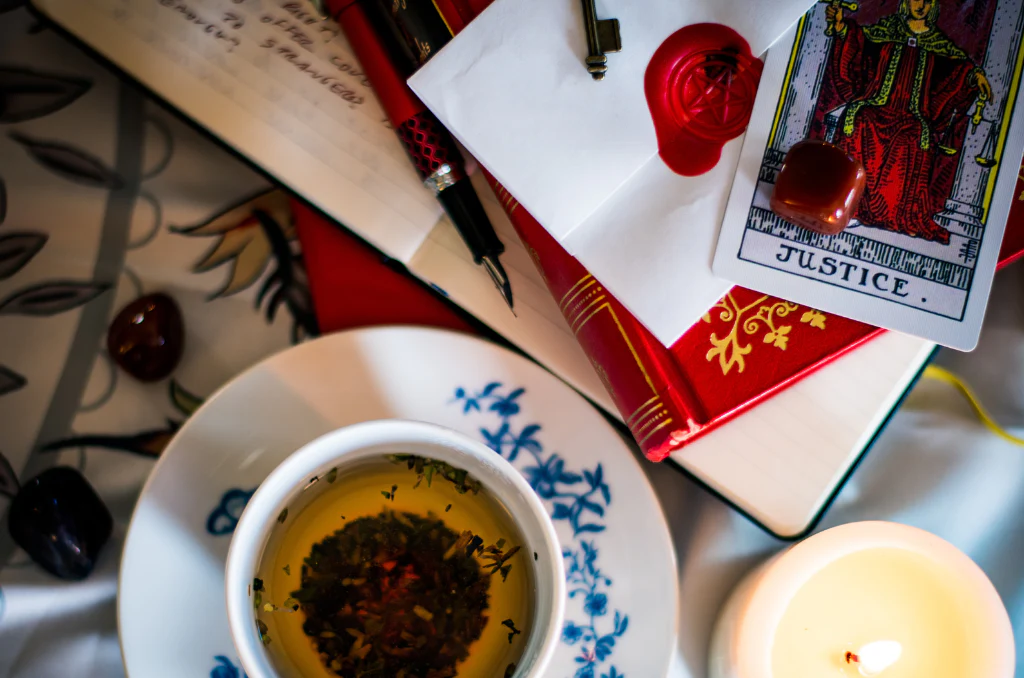 Tea & Tarot with Magic Moon